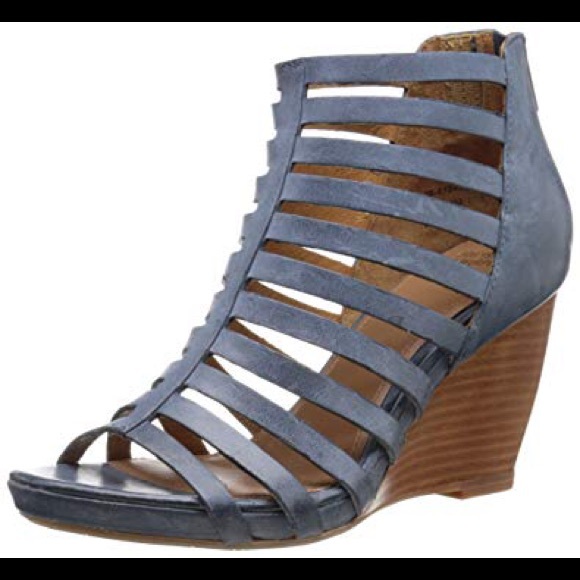 Johnston & Murphy Women's Nadine Wedge - Picture 5 of 8